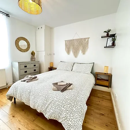 Minimalistic Apartment In Crystal Palace Лондон Экстерьер фото